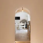 Trullo Eughenea Con Piscina * オストゥーニ