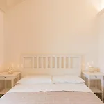 Trullo Eughenea Con Piscina 別荘 オストゥーニ