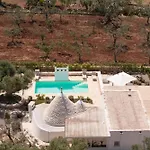 Trullo Eughenea Con Piscina 別荘 オストゥーニ