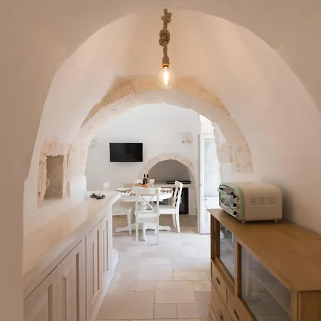 Trullo Eughenea Con Piscina בית נופש אוסטוני