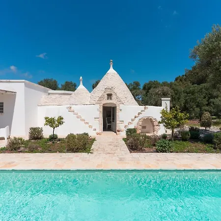 Holiday home Trullo Eughenea Con Piscina