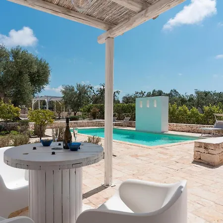 Trullo Eughenea Con Piscina בית נופש *