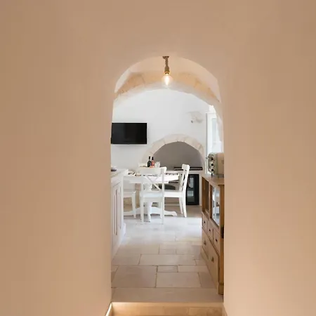 Trullo Eughenea Con Piscina