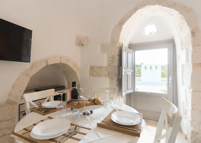 Trullo Eughenea Con Piscina Сasa de vacaciones *