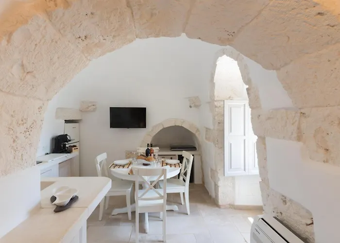 Trullo Eughenea Con Piscina Сasa de vacaciones Ostuni