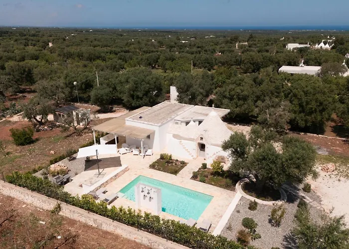 Trullo Eughenea Con Piscina Ostuni
