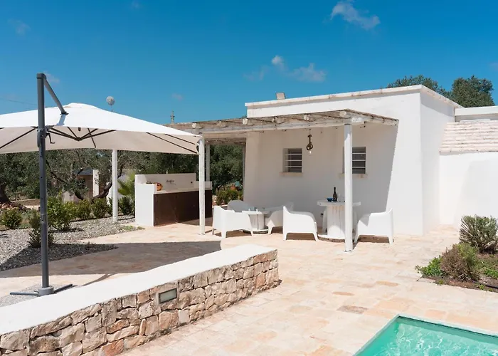 Trullo Eughenea Con Piscina Ostuni